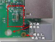 有人認(rèn)為電容旁邊已經(jīng)有螺絲將電路板固定于機(jī)殼上了，不應(yīng)該發(fā)生電路板彎曲的現(xiàn)象才對(duì)。