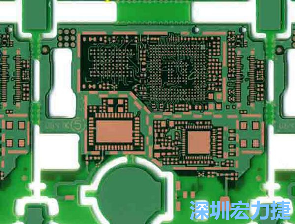 在產(chǎn)品極度要求小型化設(shè)計(jì)時(shí)，可利用HDI板材壓縮主板面積，同時(shí)具減輕重量?jī)?yōu)點(diǎn)。